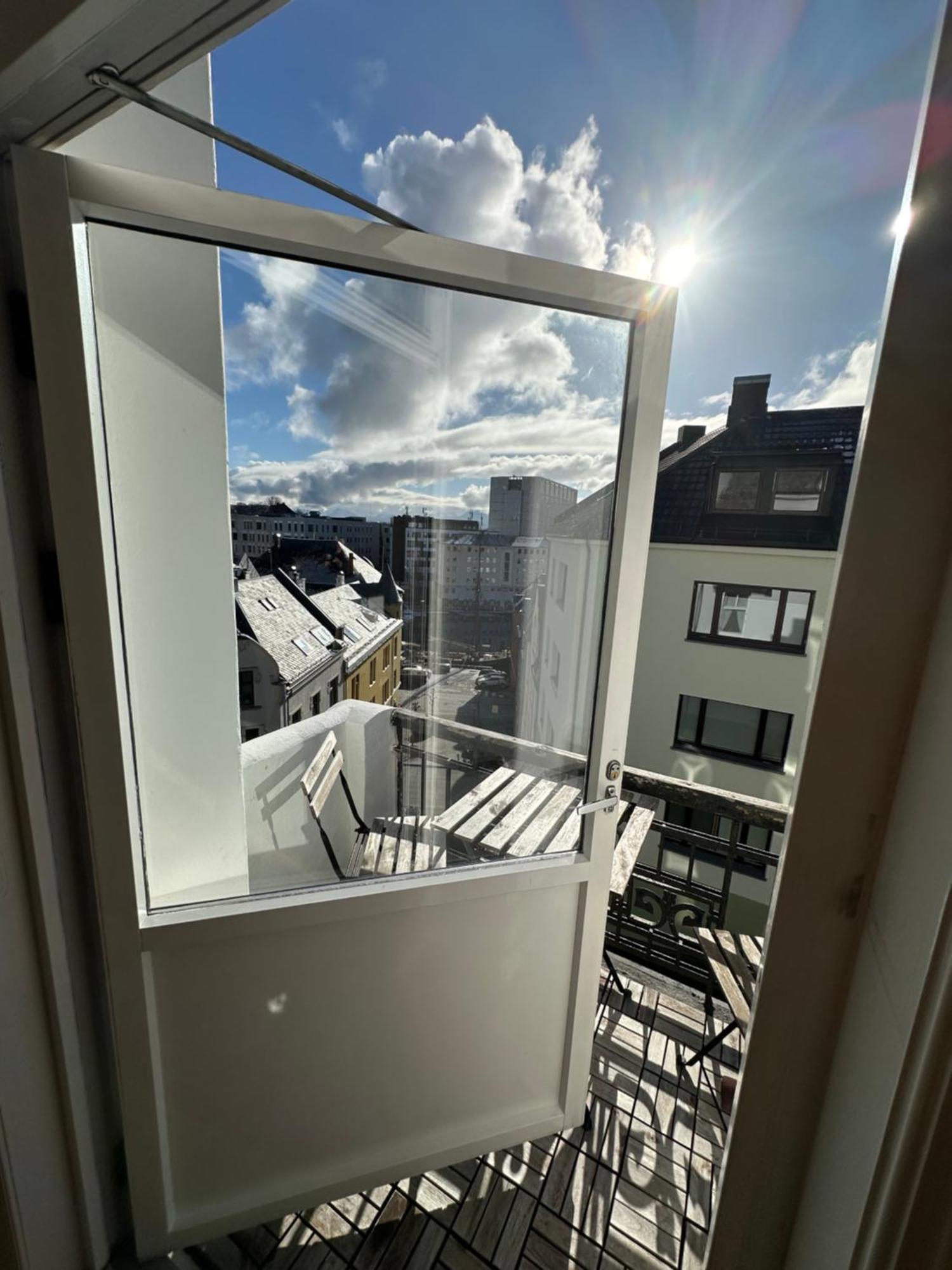 Stylish Big Jugend Art Nouveau Apartment With Balcony Heart Of 奥勒松 外观 照片