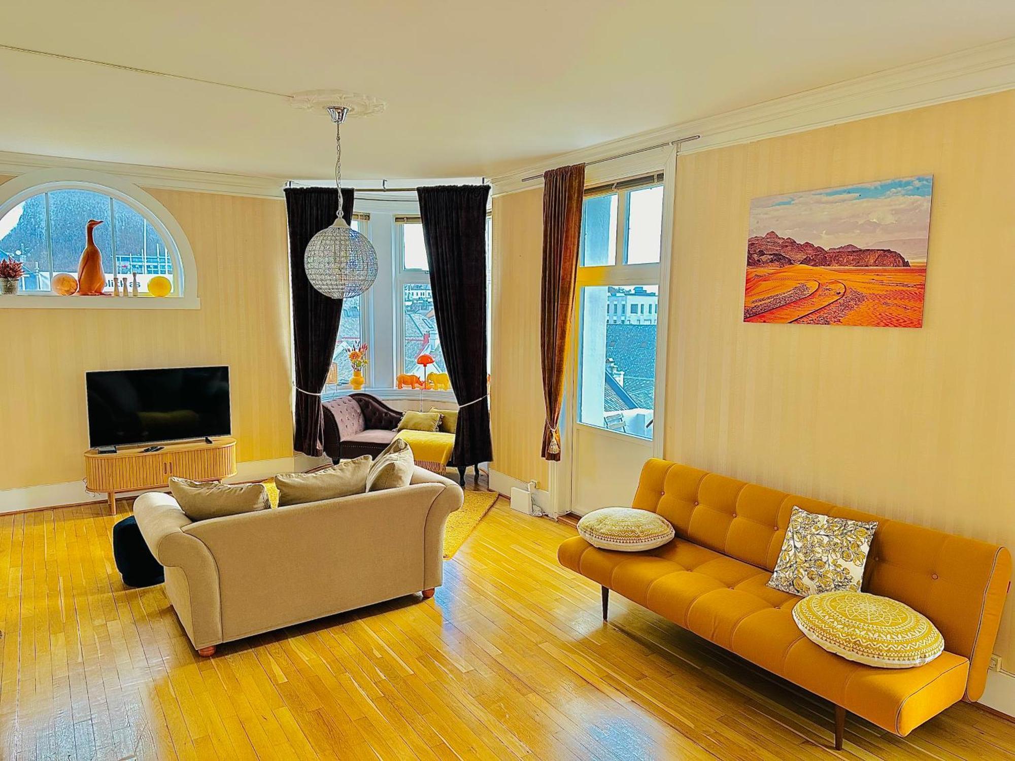 Stylish Big Jugend Art Nouveau Apartment With Balcony Heart Of 奥勒松 外观 照片